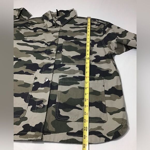 H&M Divided Green Camouflage Jacket Utility Field Shirt Barn Jacket New Size L - Picture 11 of 13